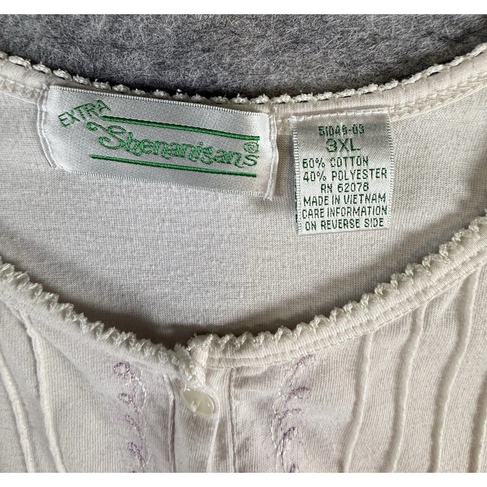 VINTAGE 90s SHENANIGANS Size 3XL  White Floral Embroidered Top Granny